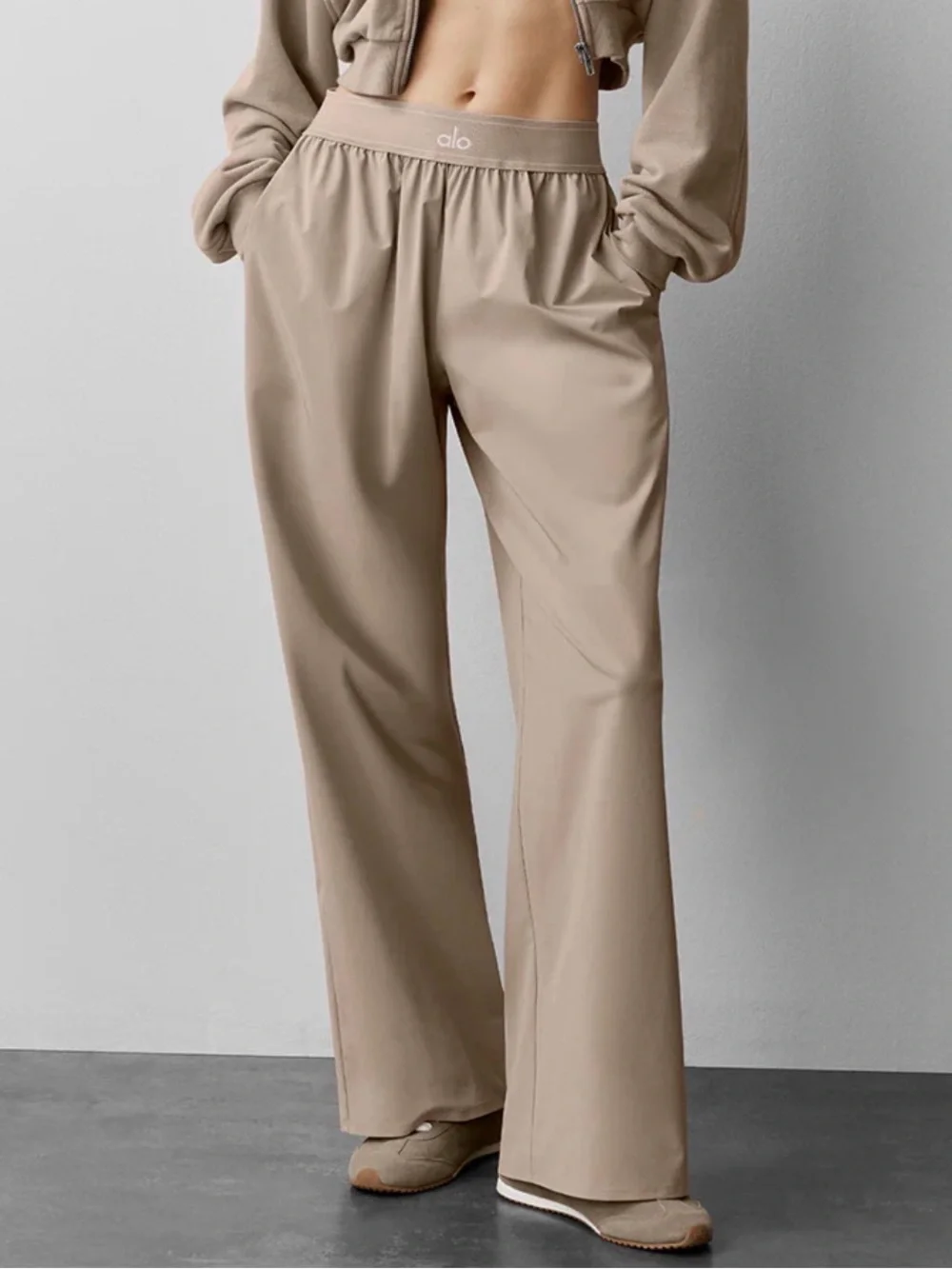 ALO Yoga Neutral Beige Activewear Pants with Elastic Waistband